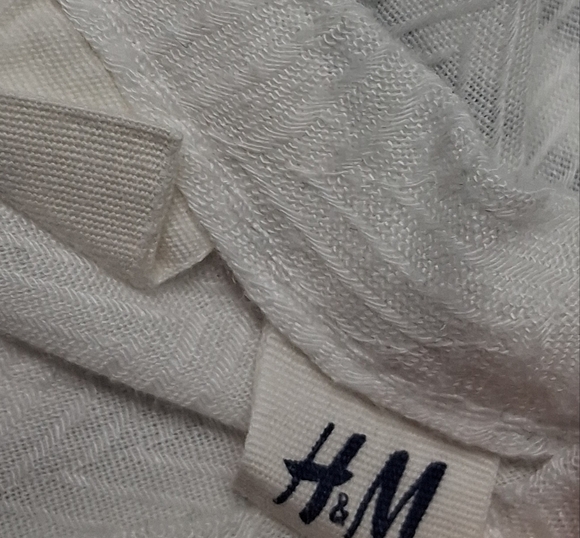 H & M L.O.G.G. Black Striped Hi/Low Top    Size M - Picture 9 of 9